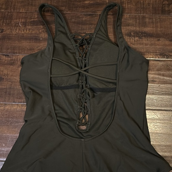 Mossimo Swimsuit - Picture 4 of 4